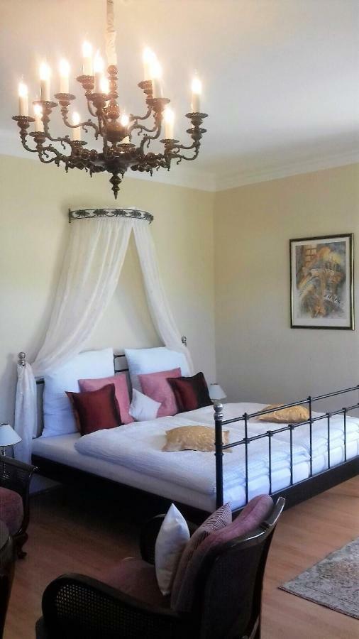 Herrenhaus Kunzwerda Bei Torgau - Aparthotel, Boardinghouse, Wohnen Auf Zeit ภายนอก รูปภาพ