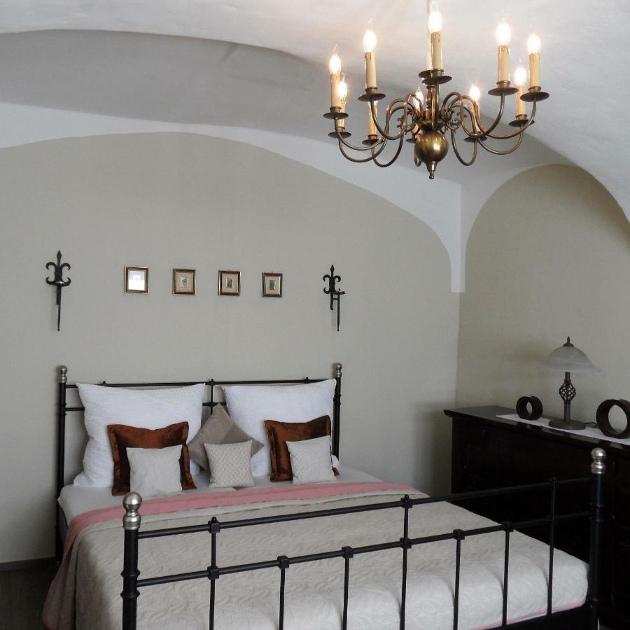 Herrenhaus Kunzwerda Bei Torgau - Aparthotel, Boardinghouse, Wohnen Auf Zeit ภายนอก รูปภาพ