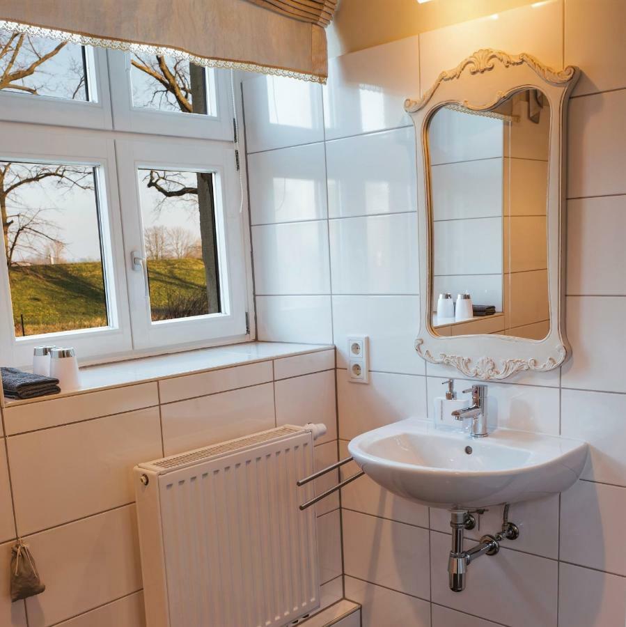 Herrenhaus Kunzwerda Bei Torgau - Aparthotel, Boardinghouse, Wohnen Auf Zeit ภายนอก รูปภาพ